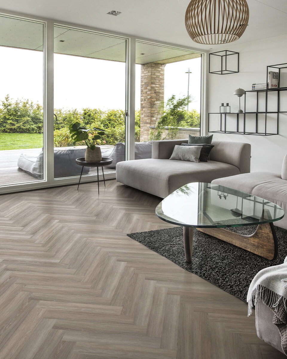 varisilma_lattiaviikot_1080x1350_vinyylilankku_2-819×1024-1